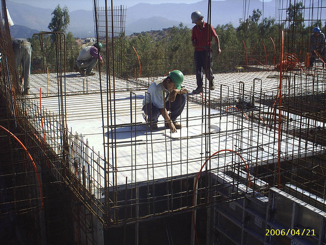 /attachments/e002d1cf-9ef0-11e3-9cd9-bc764e2038f2/Chile concrete house construction .jpg